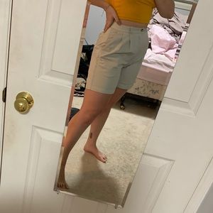 Khaki bermuda pleated shorts